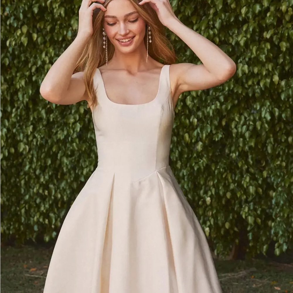 Chic Cream Midi Dress